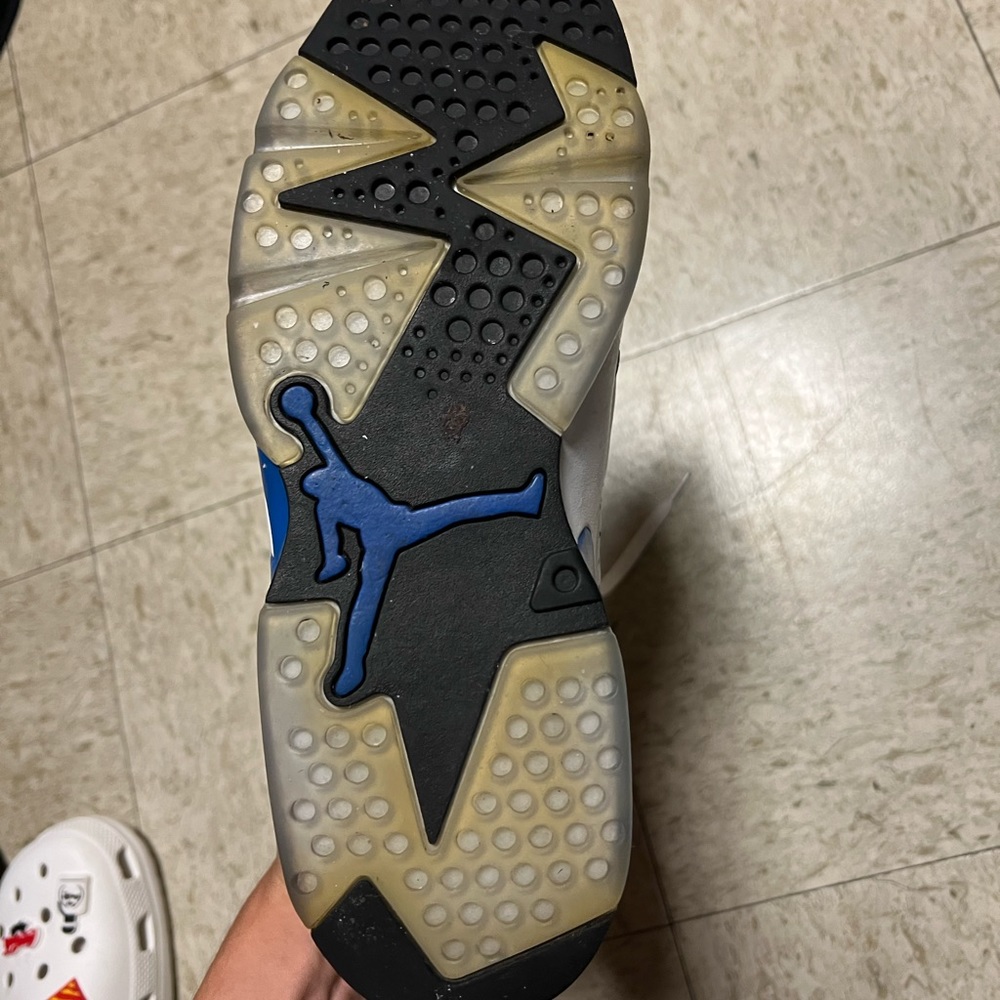 Jordan 6 - Picture 3 of 6